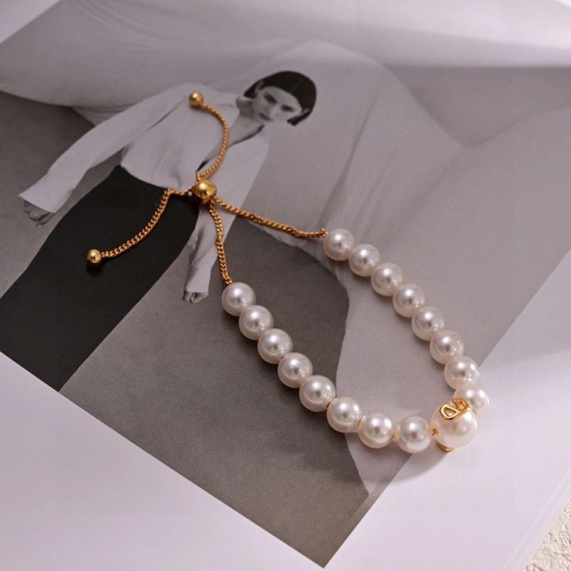 Sleek Valentino Bracelets 211062
