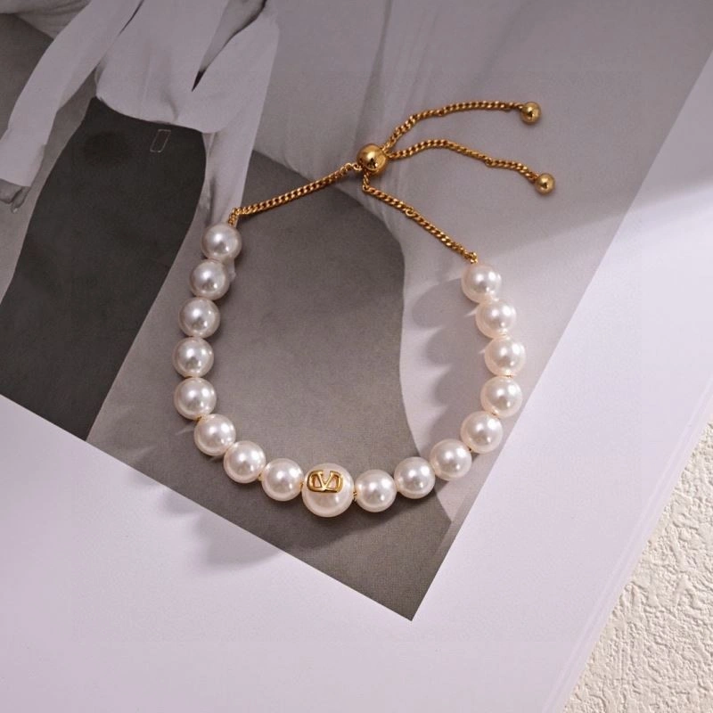 Sleek Valentino Bracelets 211062