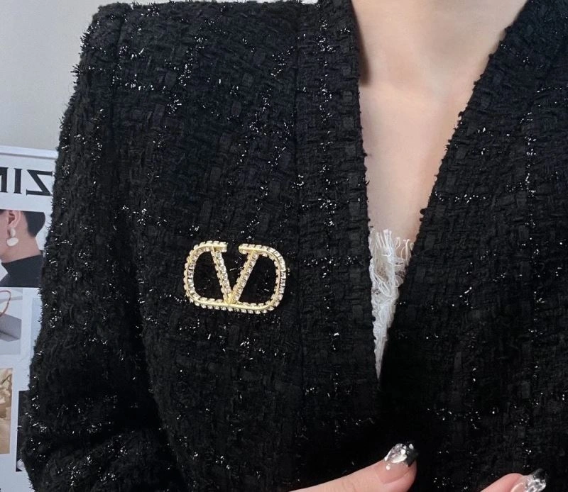 Trendy Valentino Brooches 212824