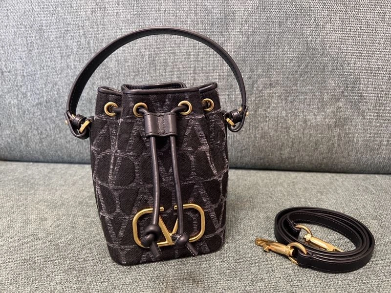 Valentino Bucket Bags Neat 60061