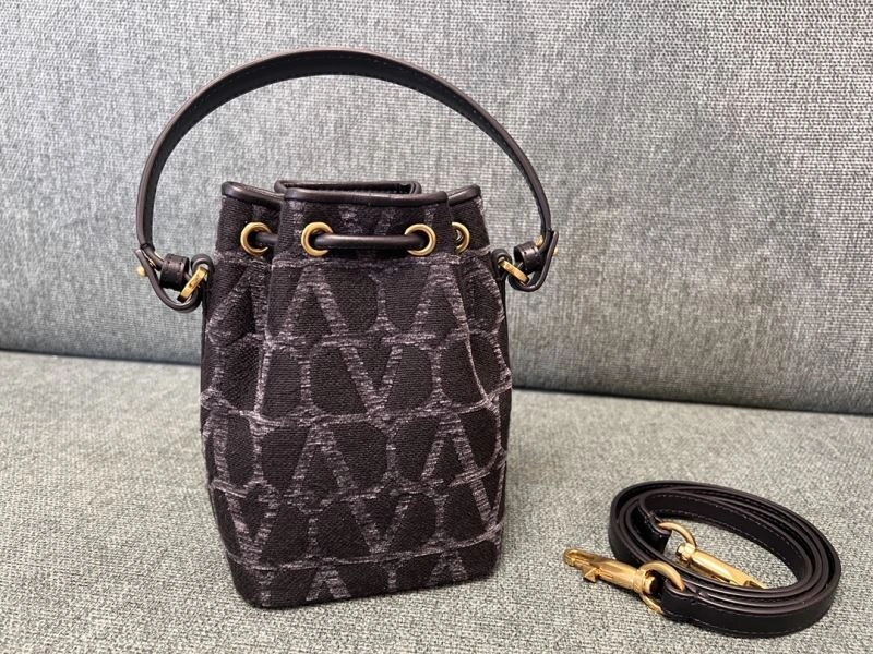 Valentino Bucket Bags Neat 60061