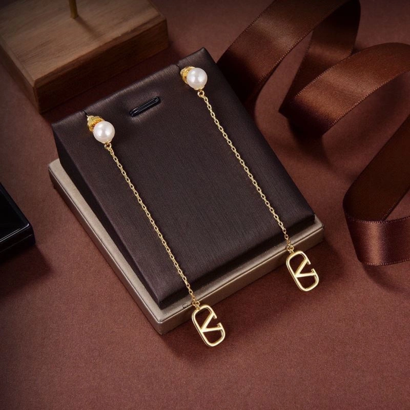 EyeCatching Valentino Earrings 213201