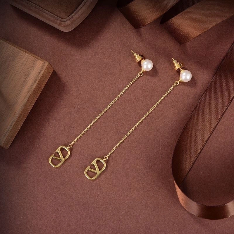 EyeCatching Valentino Earrings 213201