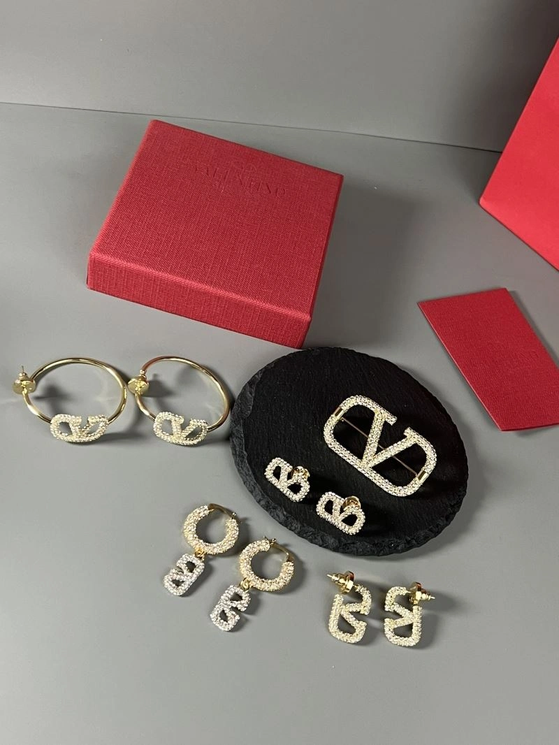 Trendsetting Valentino Earrings 211052