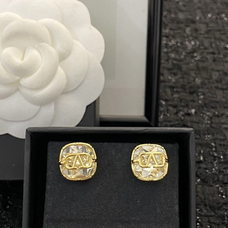 Cozy Valentino Earrings 210337