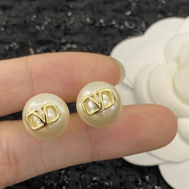 TechFriendly Valentino Earrings 210320