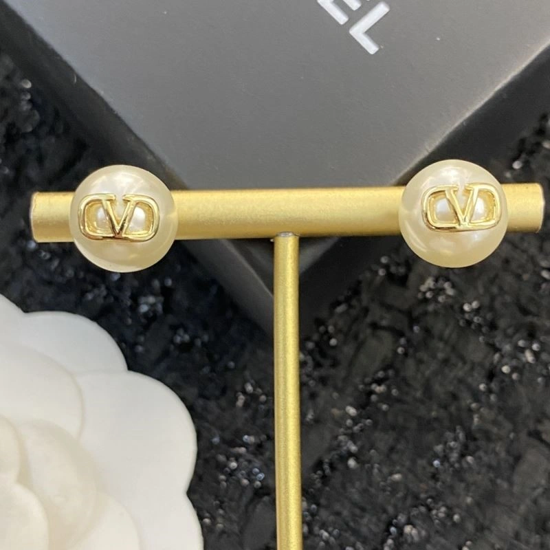 TechFriendly Valentino Earrings 210320