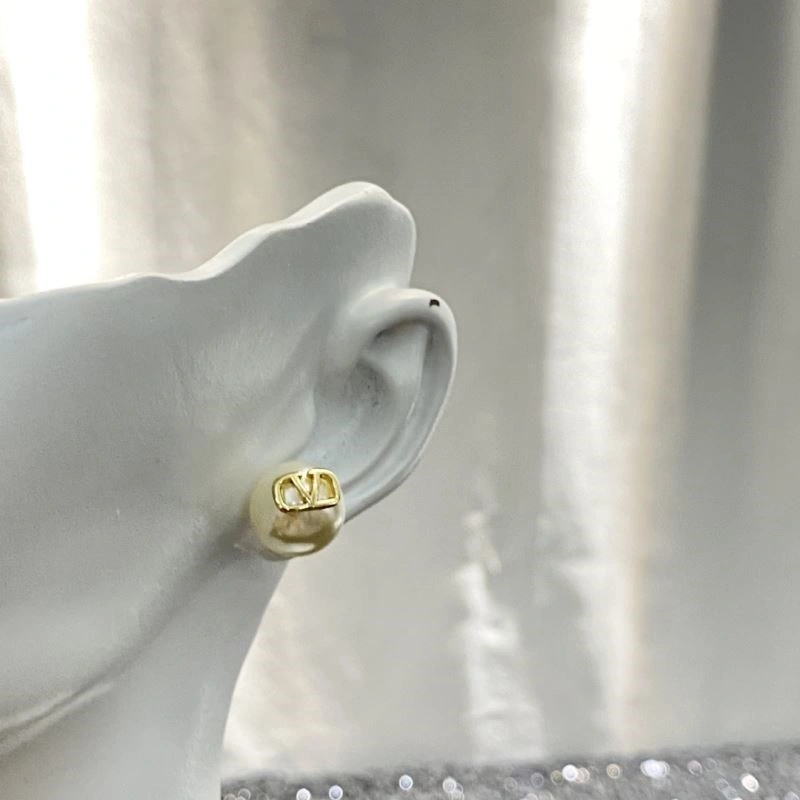 TechFriendly Valentino Earrings 210320