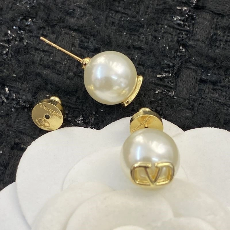 TechFriendly Valentino Earrings 210320