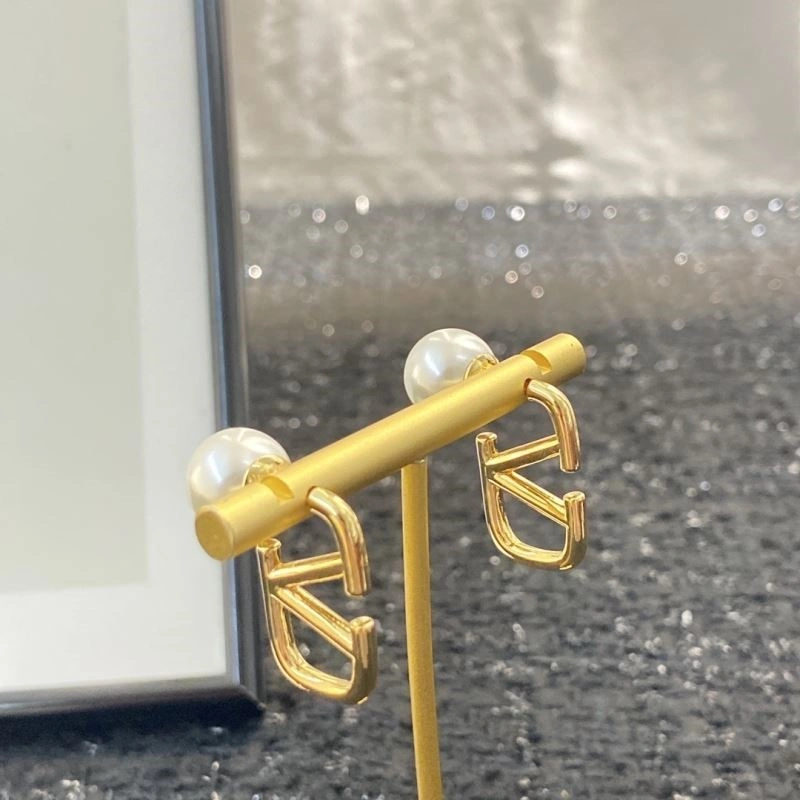 Comfortable Valentino Earrings 210329