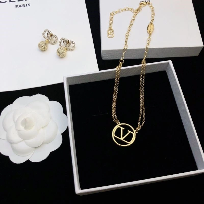 Trendy Valentino Earrings 210347