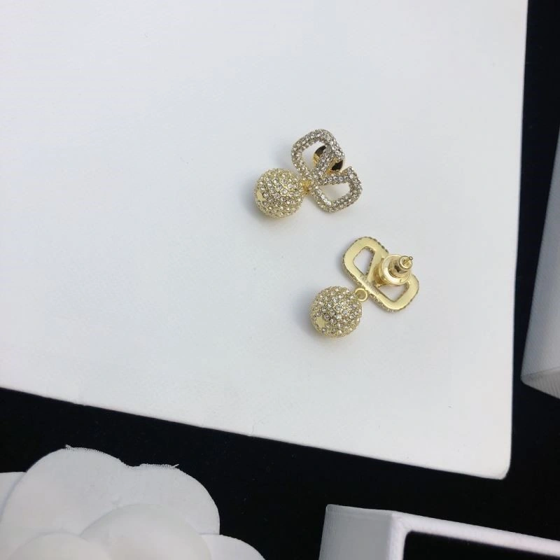 Trendy Valentino Earrings 210347