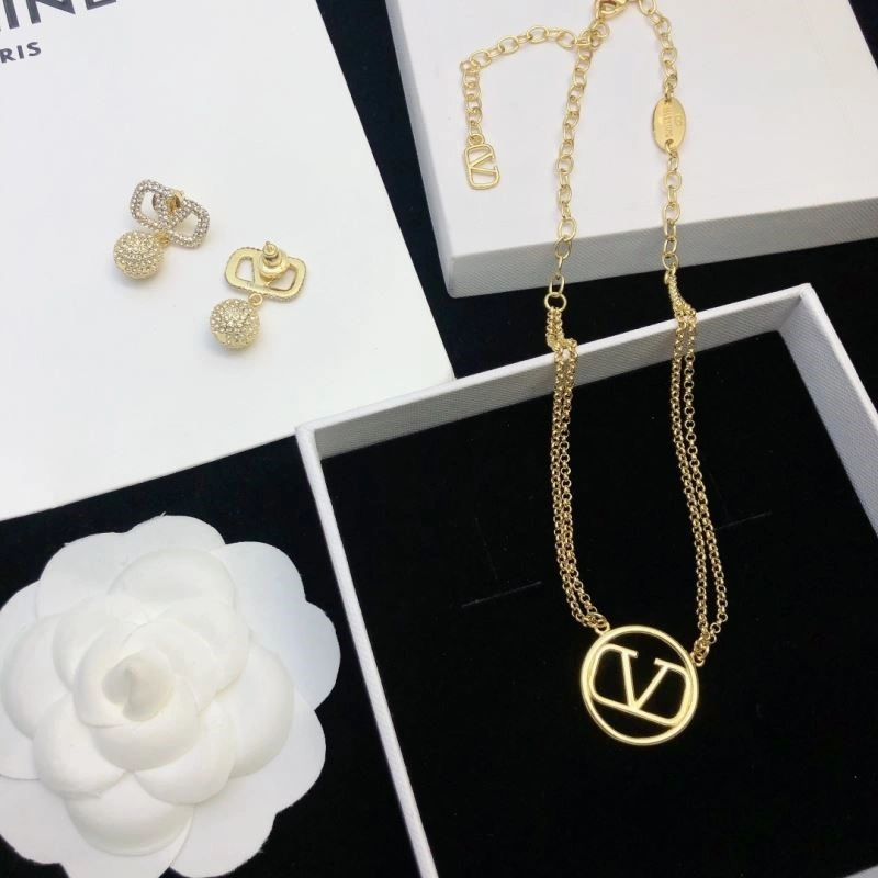 Trendy Valentino Earrings 210347