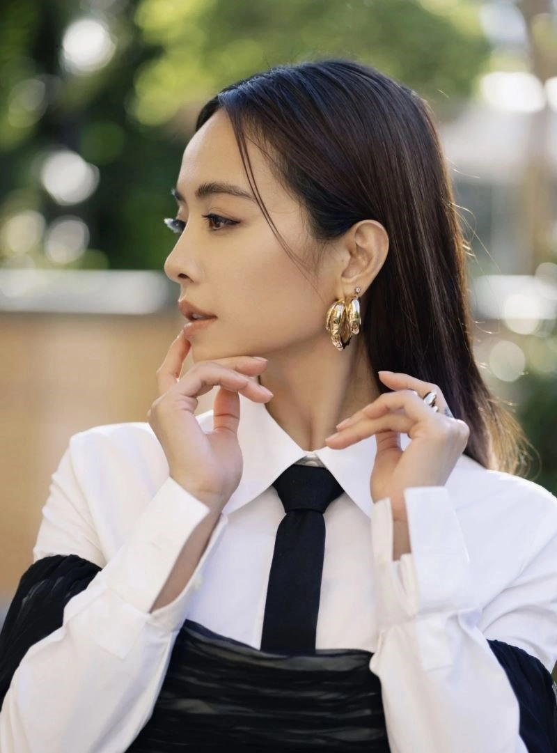 Valentino Earrings Tailored 209645