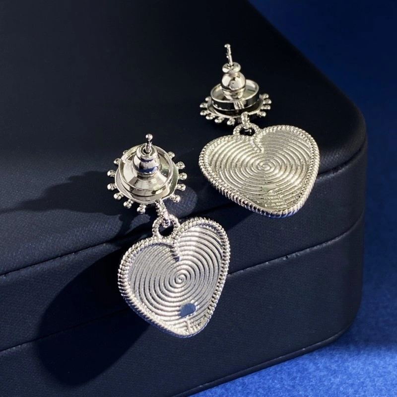 EyeCatching Valentino Earrings 207743