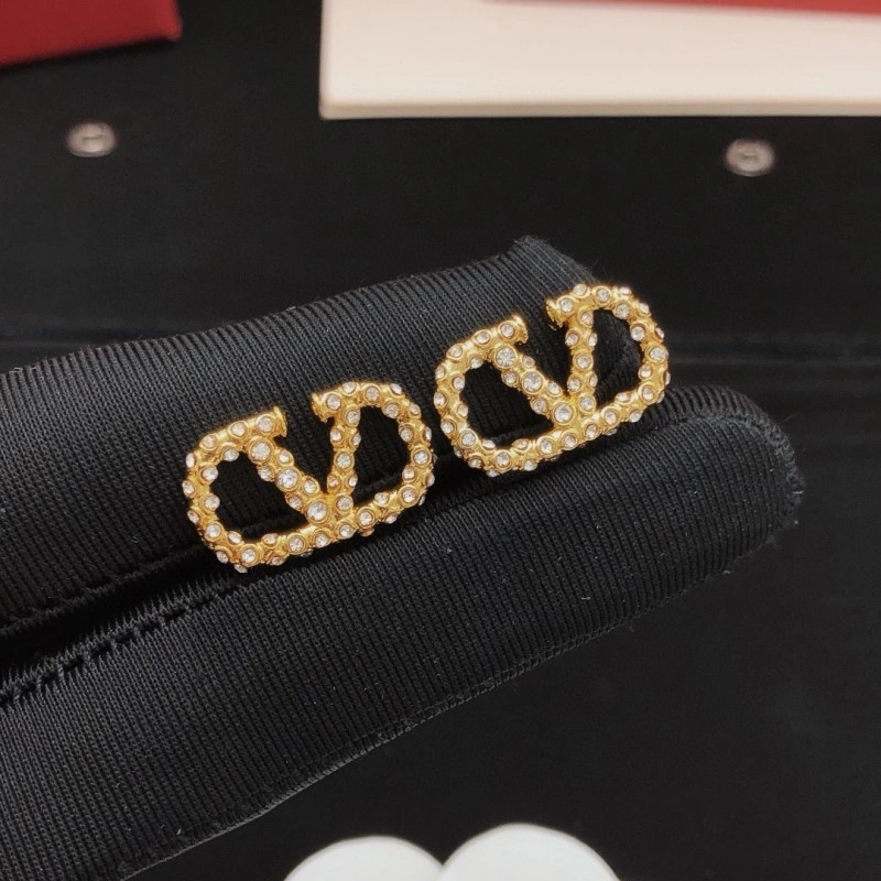 Valentino Earrings Trendsetting 207728