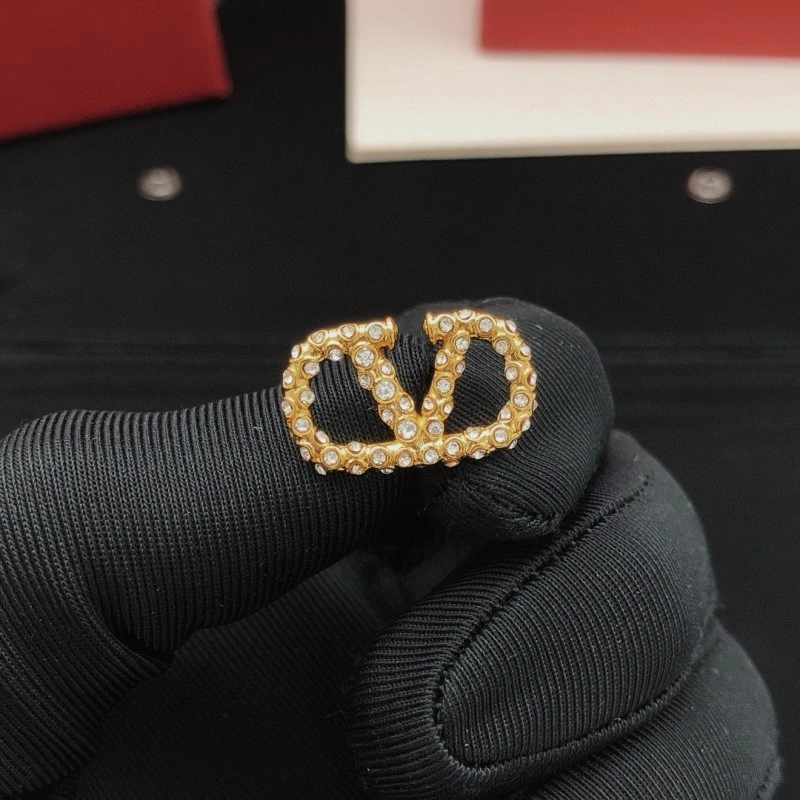Valentino Earrings Trendsetting 207728