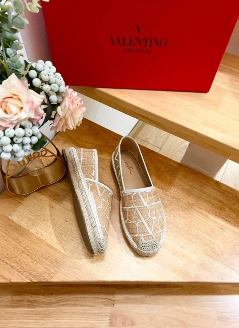 Valentino Fishermans Shoes Bold 36775