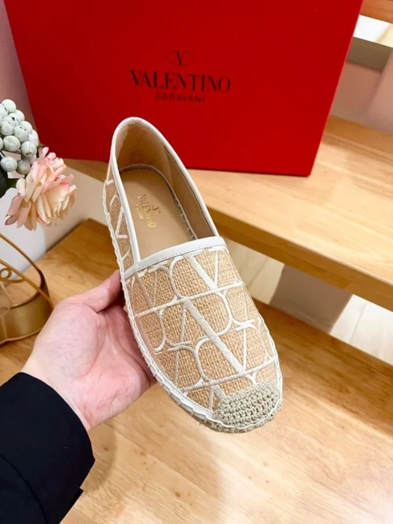 Valentino Fishermans Shoes Bold 36775