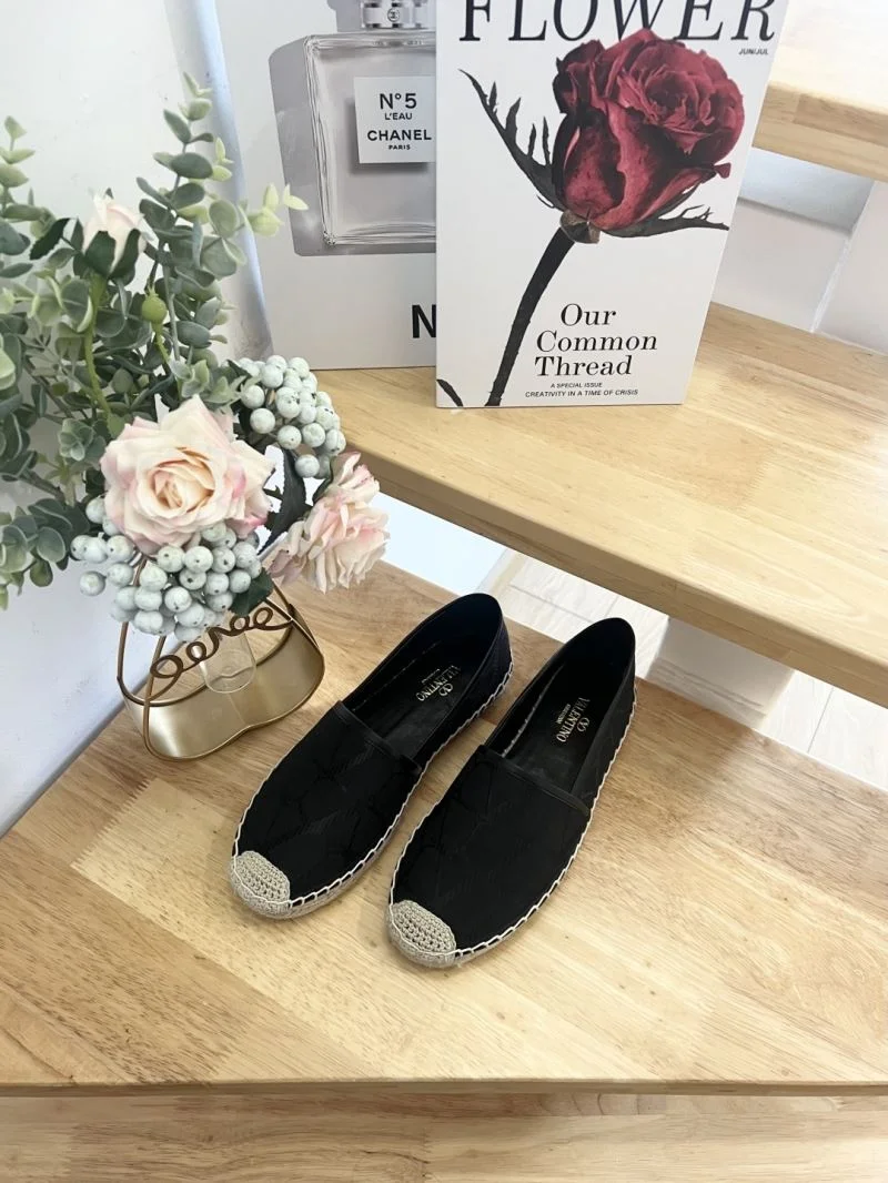 Versatile Valentino Fishermans Shoes 36777