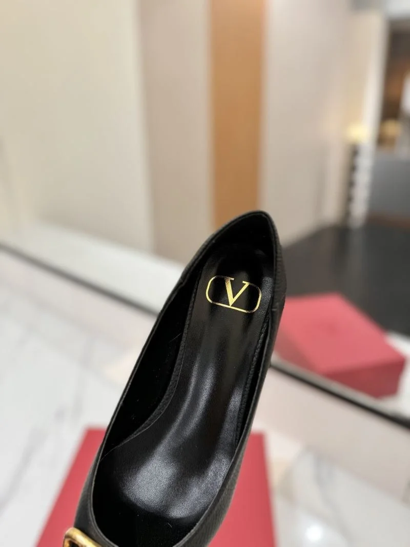 Modern Valentino Flat Shoes 36781