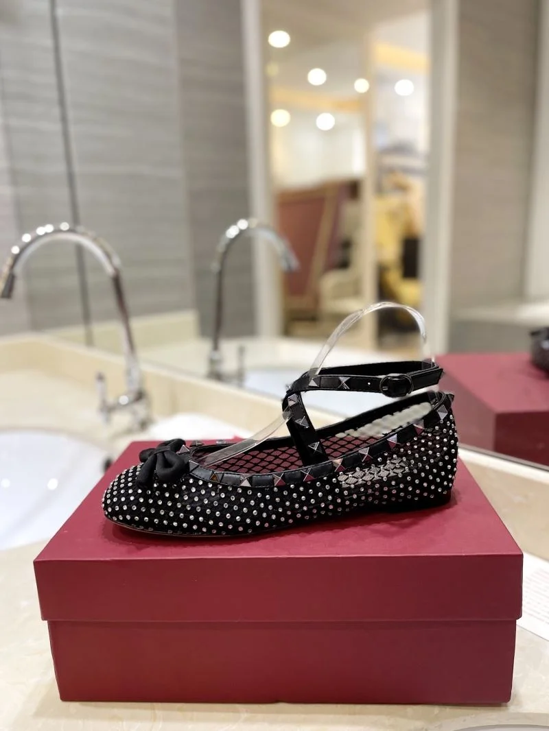 Reliable Valentino Flat Shoes 36771