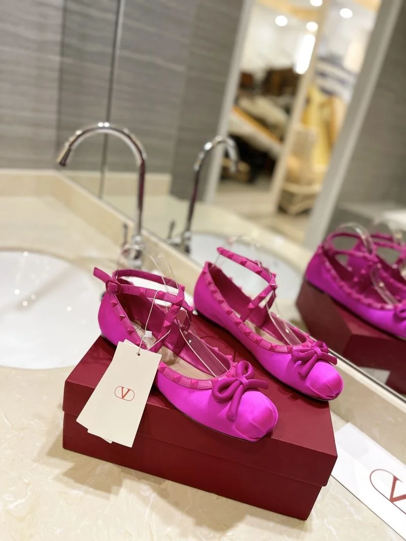 Breathable Valentino Flat Shoes 36772