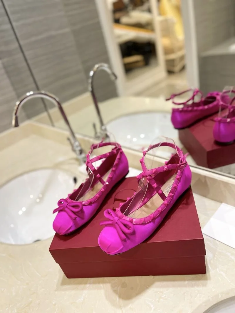 Breathable Valentino Flat Shoes 36772