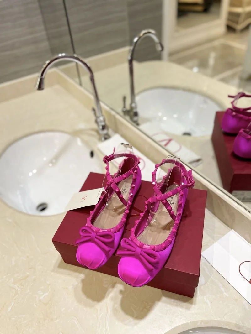 Breathable Valentino Flat Shoes 36772
