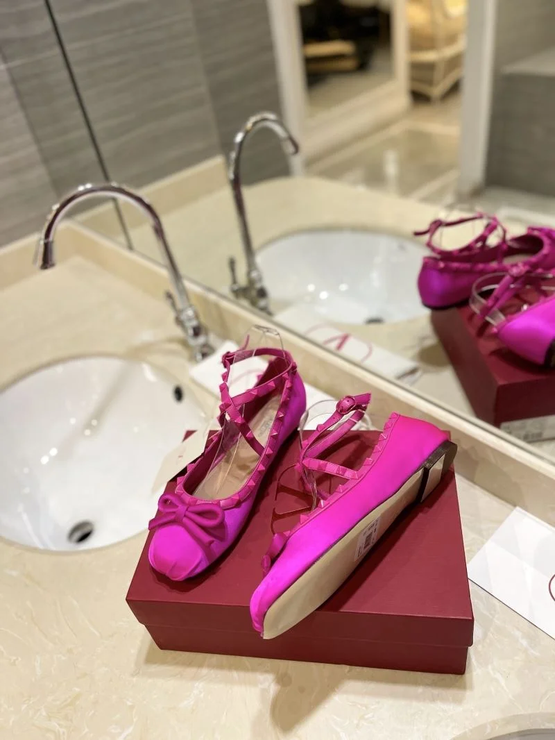 Breathable Valentino Flat Shoes 36772