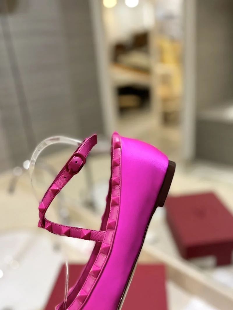 Breathable Valentino Flat Shoes 36772