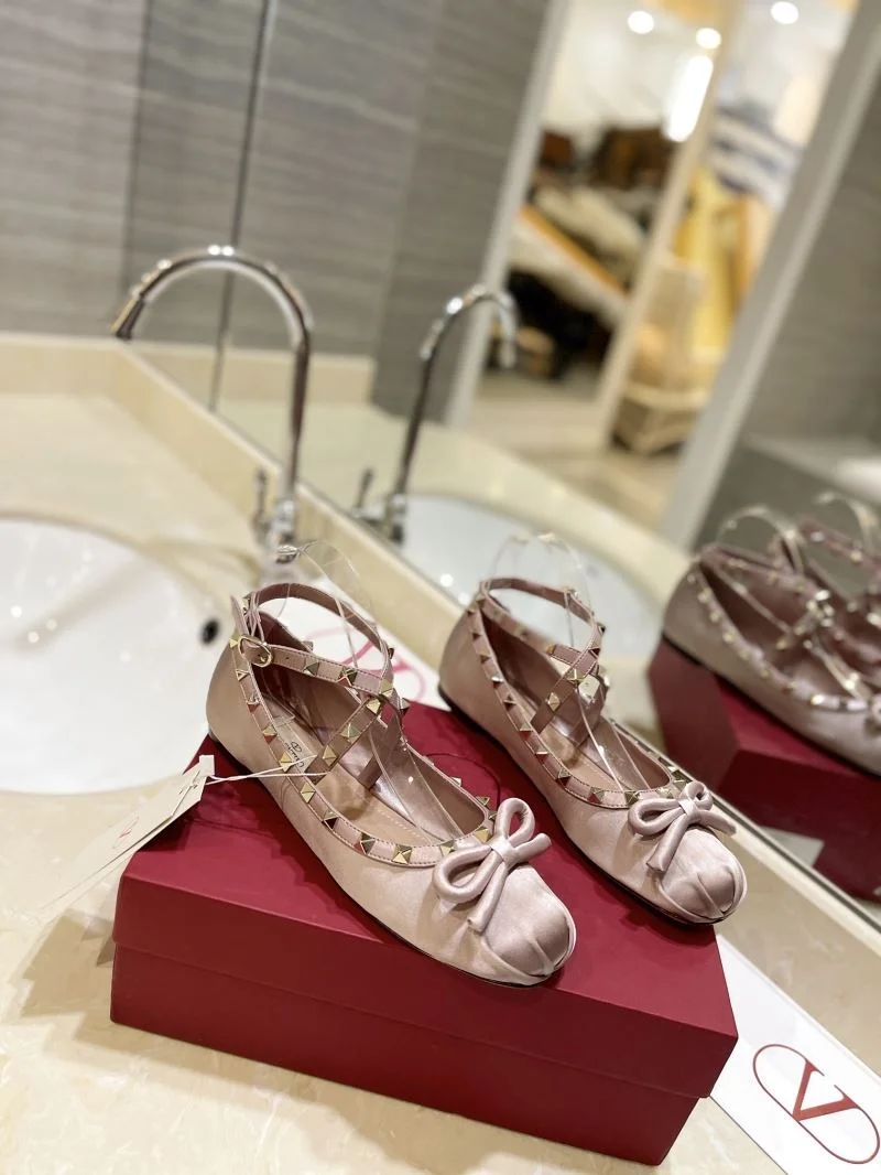 NewStyle Valentino Flat Shoes 36784