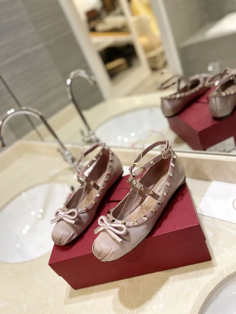 NewStyle Valentino Flat Shoes 36784