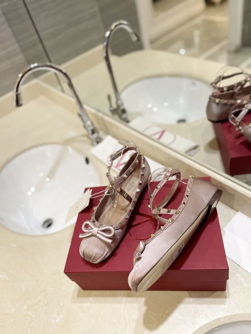NewStyle Valentino Flat Shoes 36784