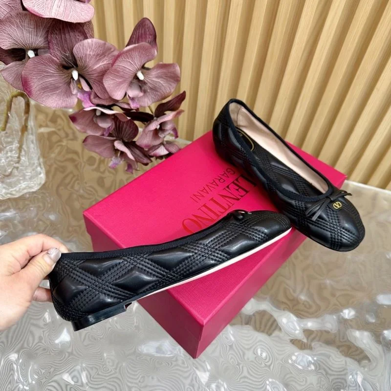 Valentino Flat Shoes Durable 36492