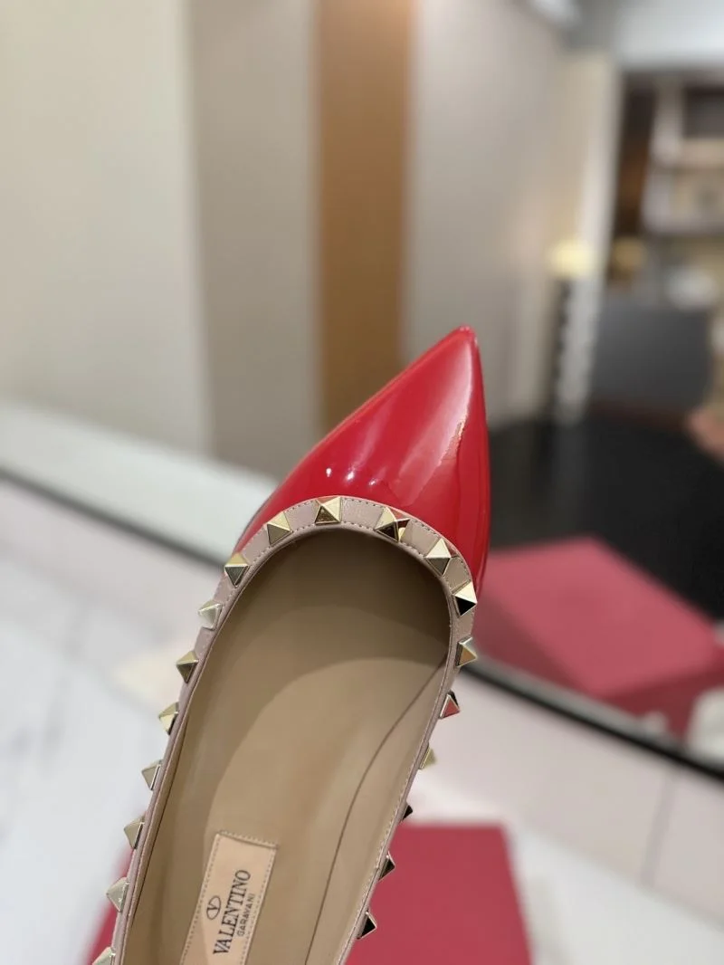Sleek Valentino Flat Shoes 36476