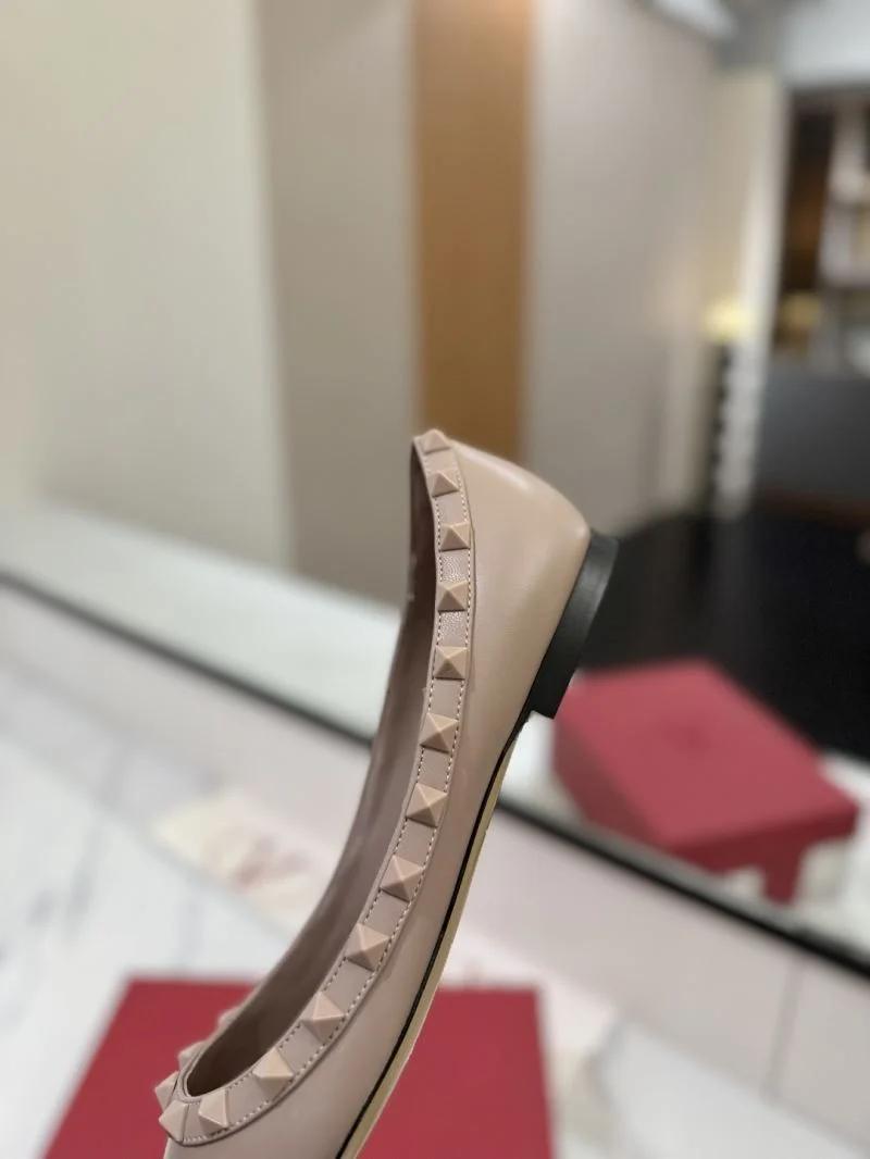 Valentino Flat Shoes Efficient 36478