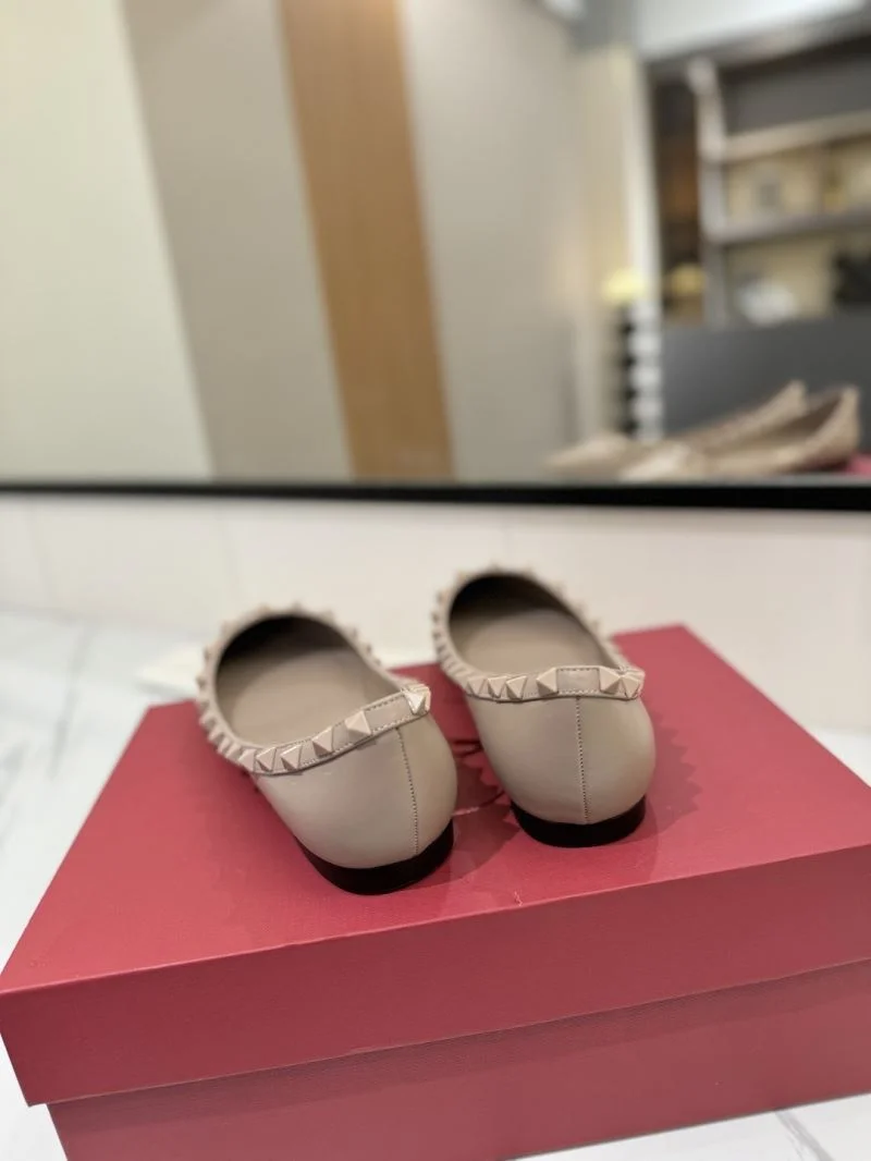 Valentino Flat Shoes Efficient 36478