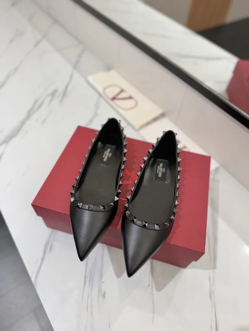 EyeCatching Valentino Flat Shoes 36475
