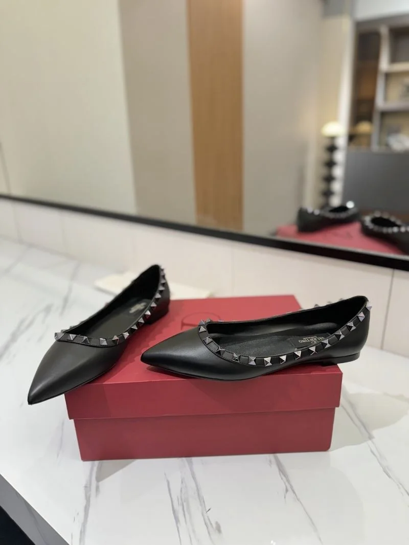 EyeCatching Valentino Flat Shoes 36475