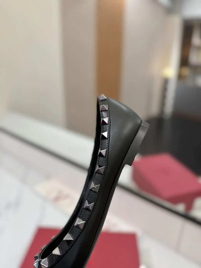 EyeCatching Valentino Flat Shoes 36475