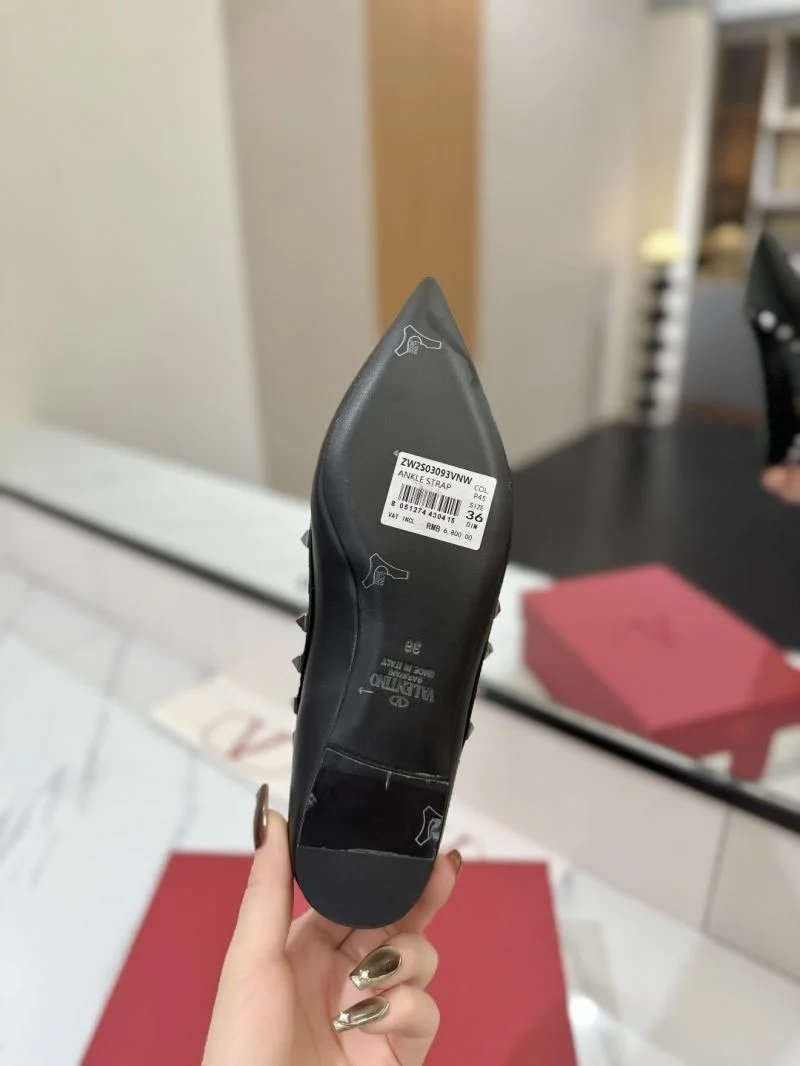EyeCatching Valentino Flat Shoes 36475