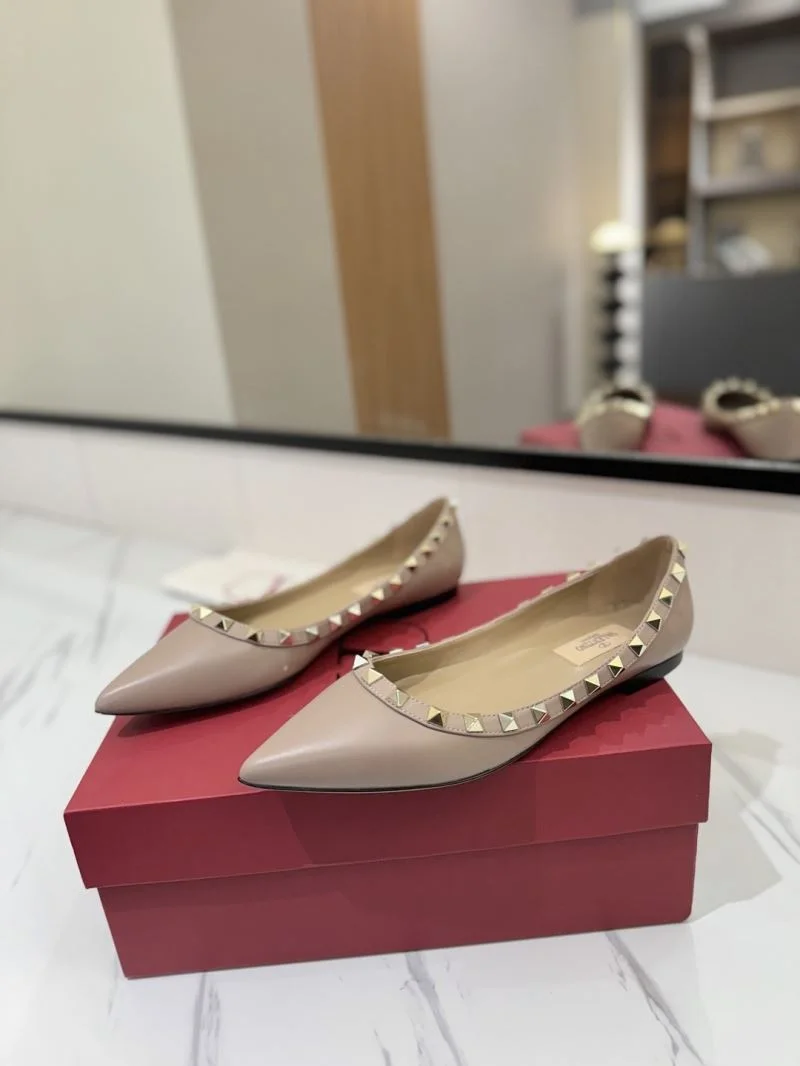 Youthful Valentino Flat Shoes 36474