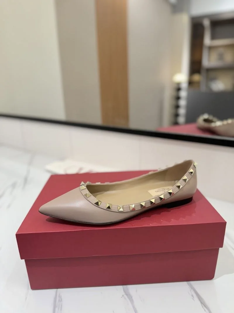 Youthful Valentino Flat Shoes 36474