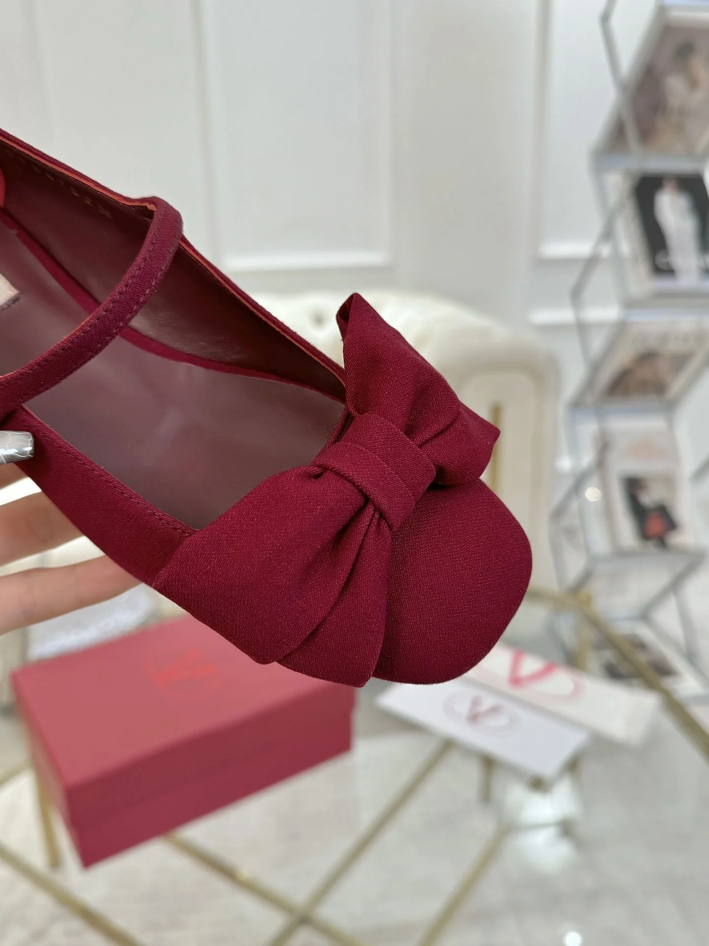 Durable Valentino Flat Shoes 36246
