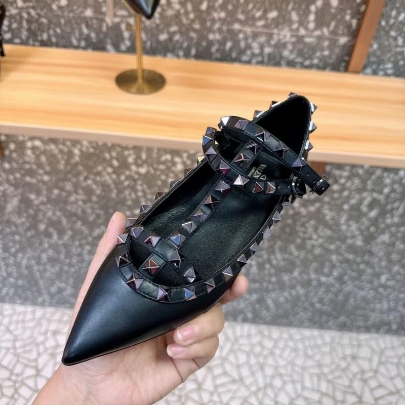 Effortless Valentino Flat Shoes 36239