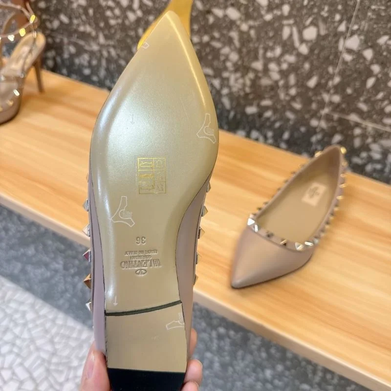 Valentino Flat Shoes EyeCatching 36249