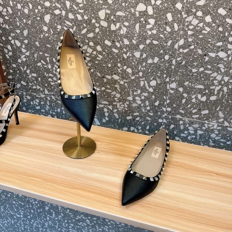 Durable Valentino Flat Shoes 36232
