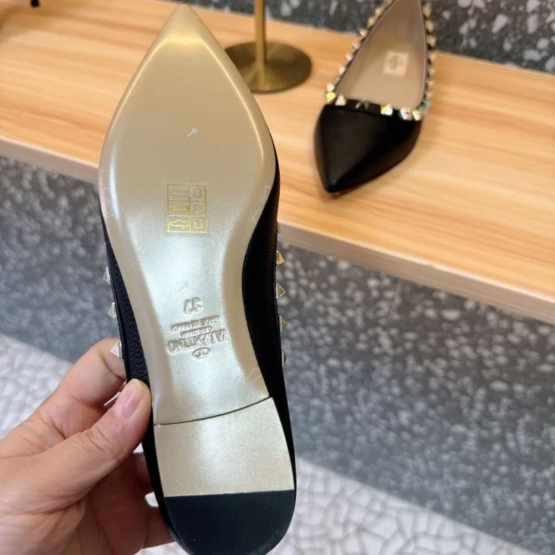 Durable Valentino Flat Shoes 36232