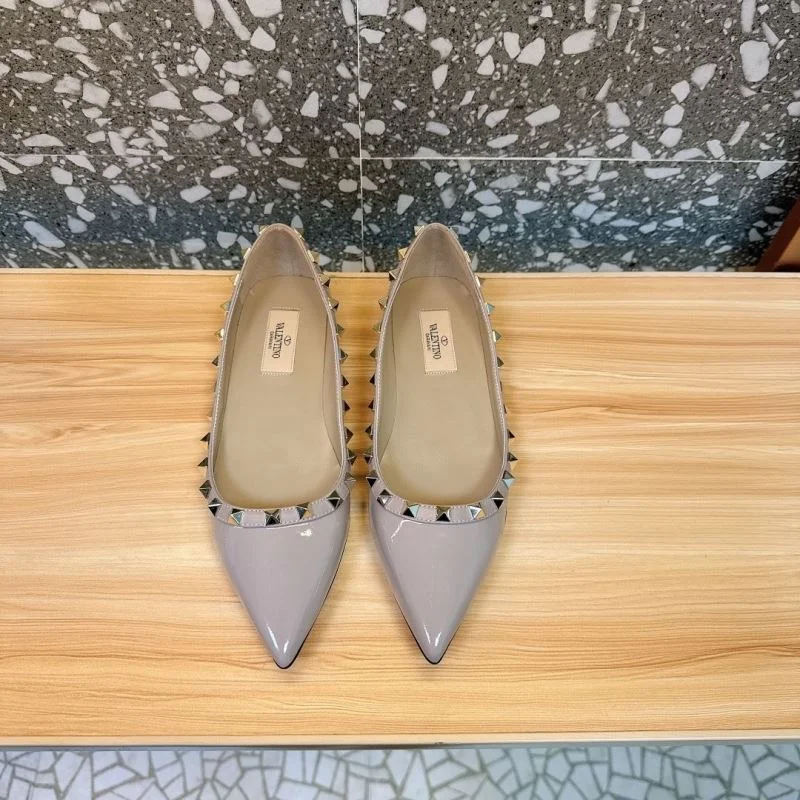 Effortless Valentino Flat Shoes 36224